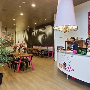Hostelle - Women Only Hostel